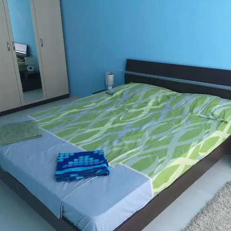 Arti's Place Apartment *