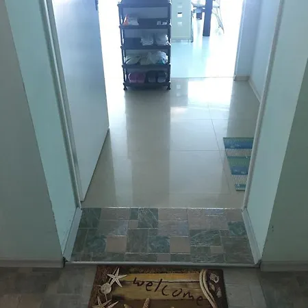 Arti's Place Apartment *