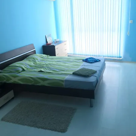Arti's Place Apartment *